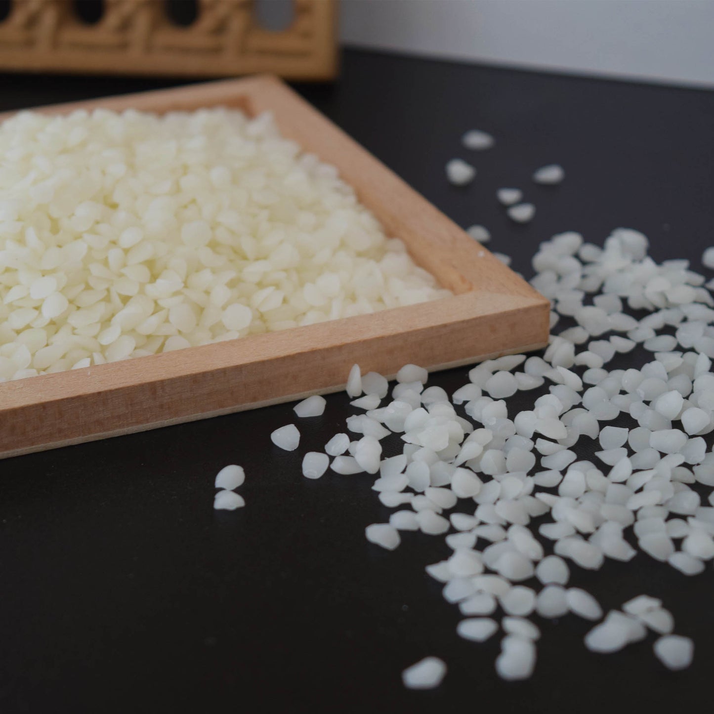 Premium White Beeswax | Natural & Filtered | Perfect for Cosmetics and Candle Making