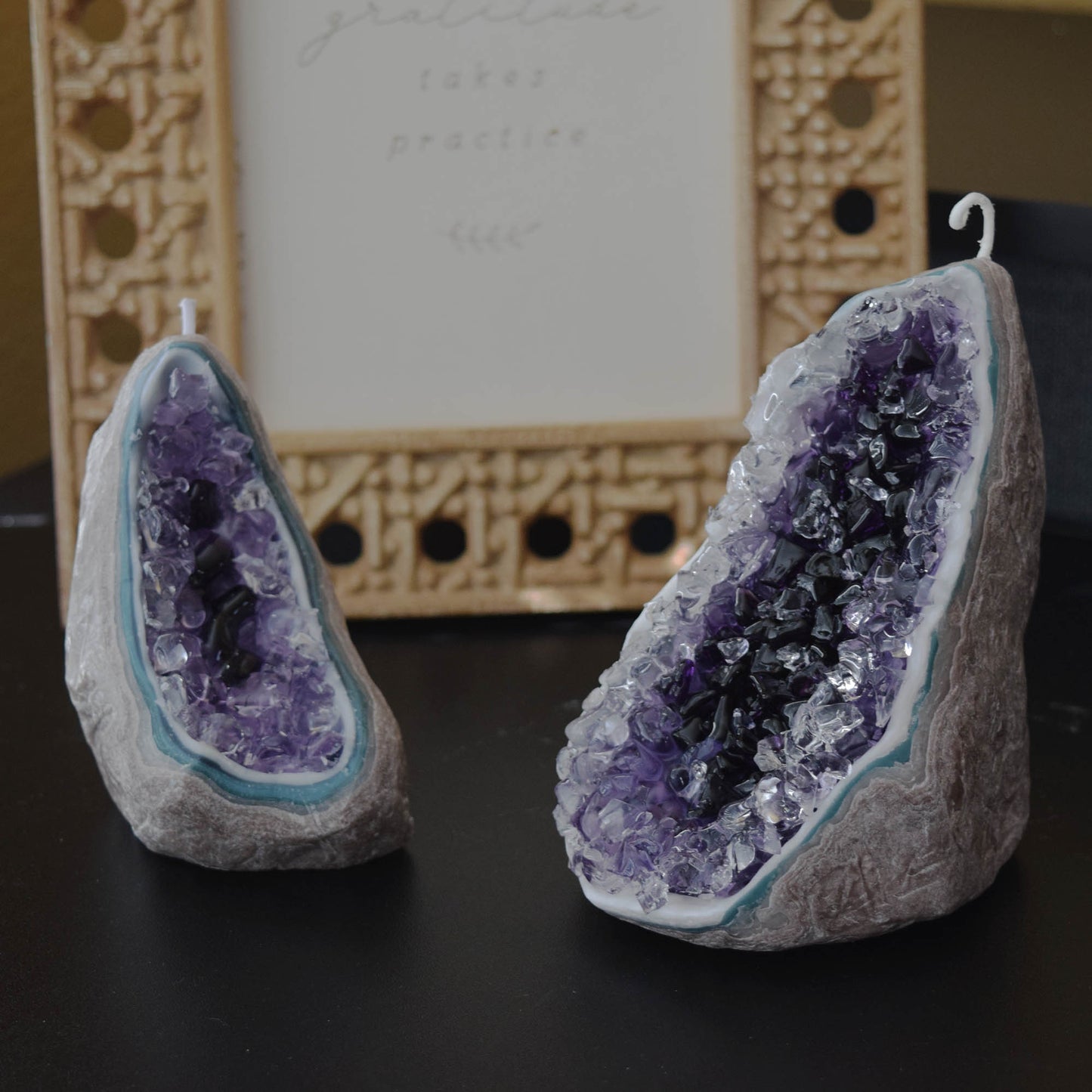 Handcrafted Geode Candle with "Amethyst Crystal" Infusion - Luxurious Home Decor, Soy Wax, Palm Wax Holiday Gift, Home Decor
