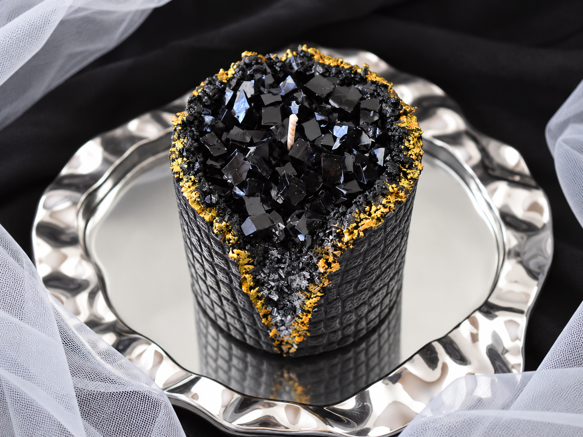 Black Geode Candle – Gold & Silver Sculptural Candle