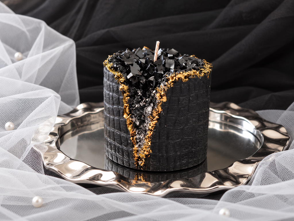 Black Geode Candle – Gold & Silver Sculptural Candle