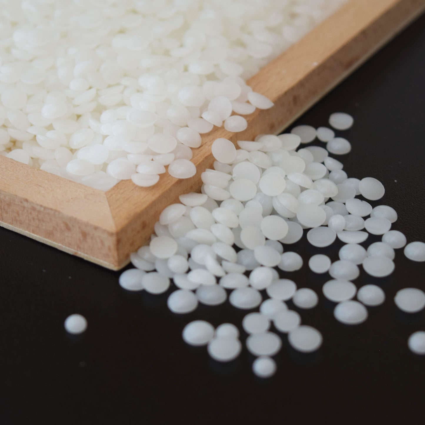 Vybar 260 Wax Additive, Enhances Fragrance and Color, Improves Hardness and Mooth Finish, Ideal for Paraffin Candle Making