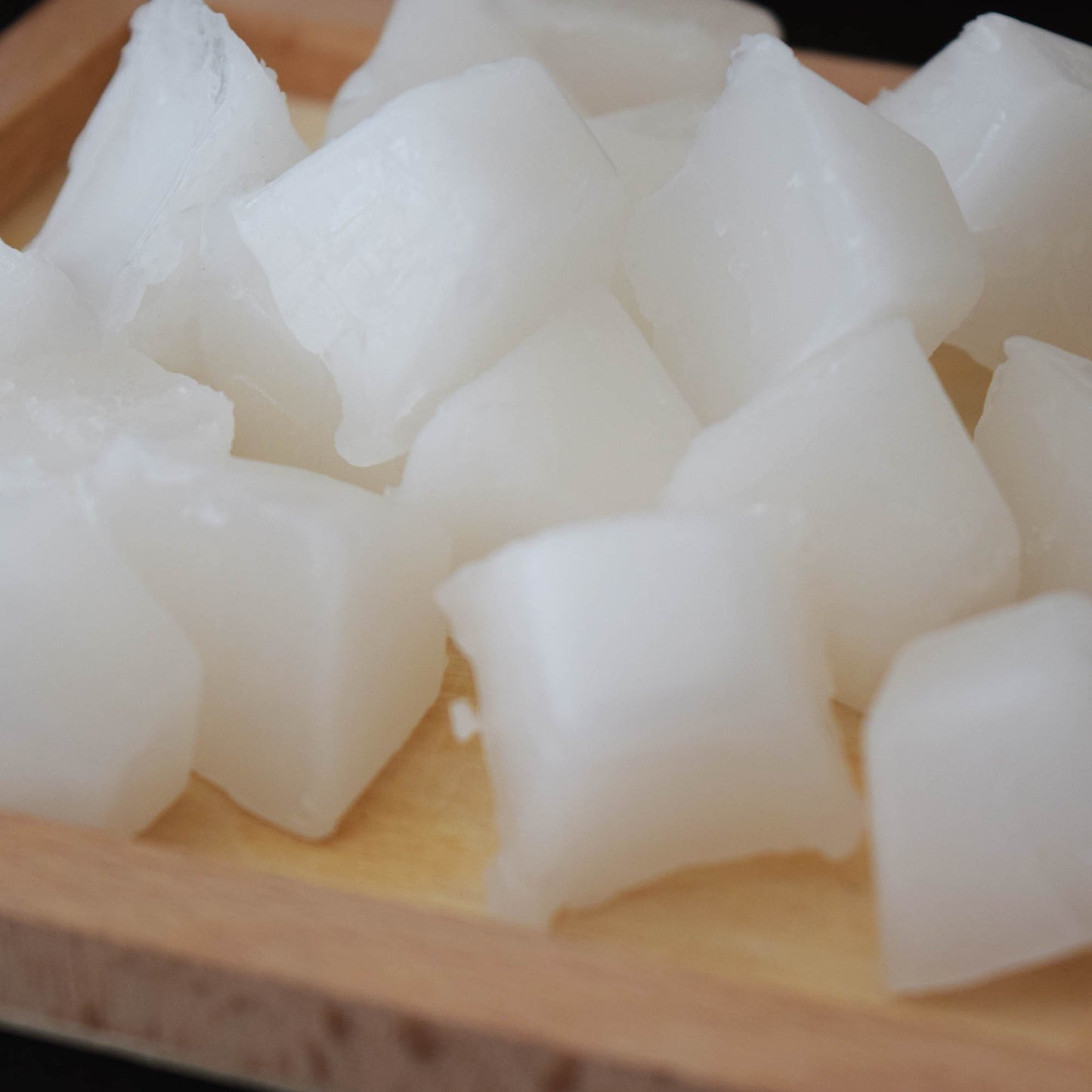 Soft Microcrystalline Wax | Versatile Wax for Candles, Cosmetics, and Industrial Applications（U)）