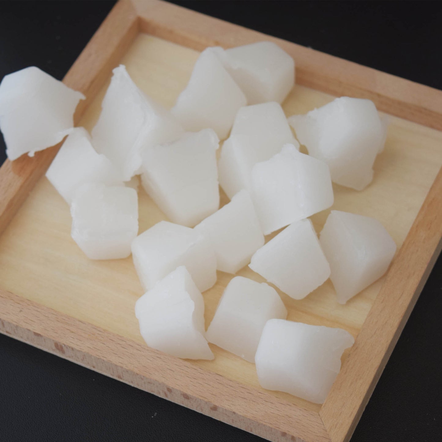 Soft Microcrystalline Wax | Versatile Wax for Candles, Cosmetics, and Industrial Applications（U)）